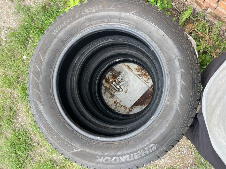 Зимова резина 215/65 R17 HANKOOK