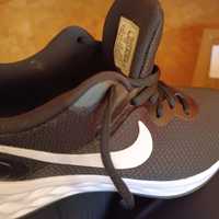 Buty Nike Revolution 6