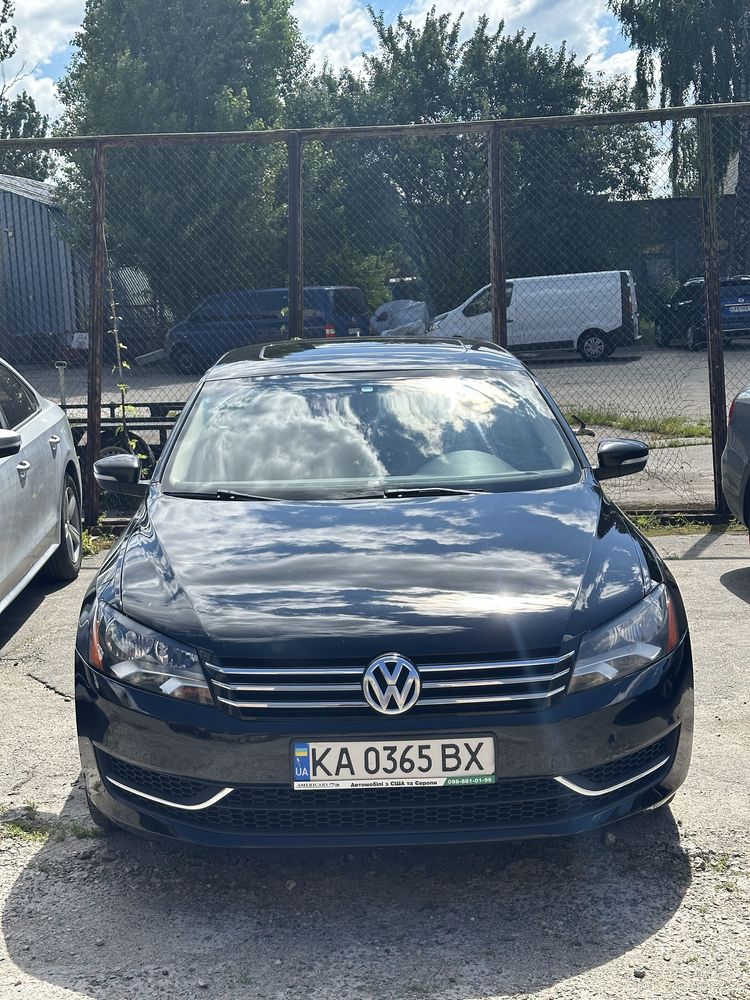 Арена авто Toyota Camry Hybrid, Volkswagen Passat B7