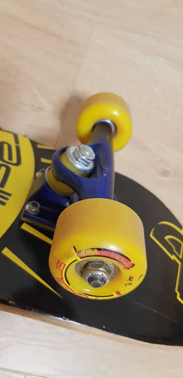 Скейтборд Radius Чорний з малюнком RAD-110B