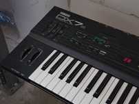 Yamaha DX7 s syntezator FM