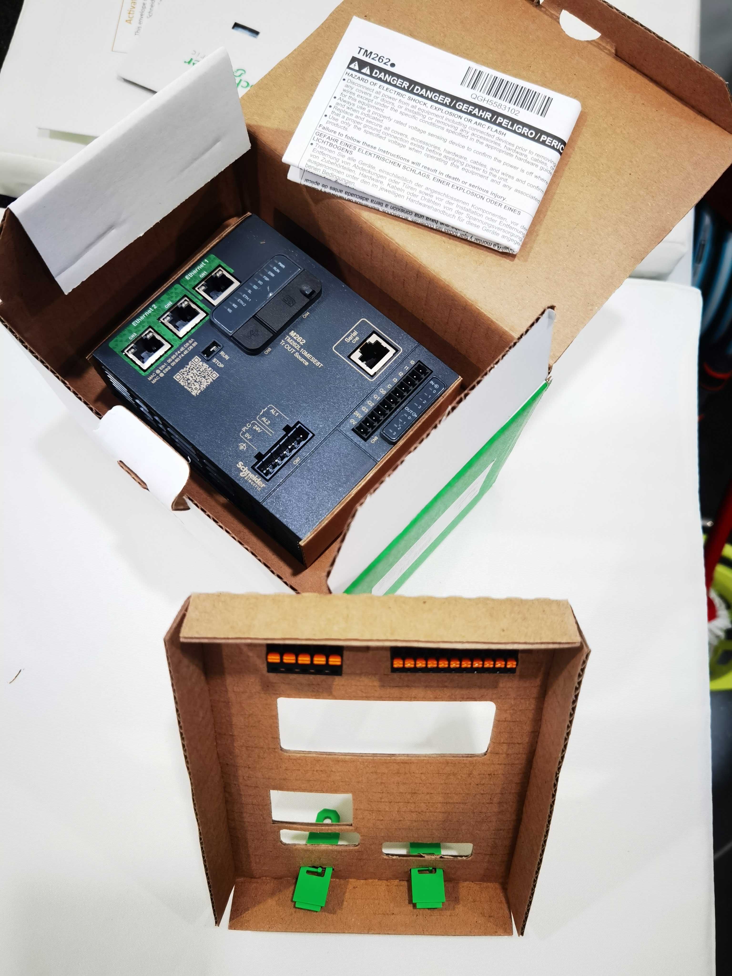 PLC Schneider M262 - COM LICENCA EcoStruxure Machine Expert incluída!