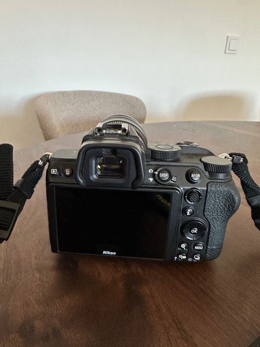 Nikon z5 + 24-70mm 2.8 + ftz + godox v860ii