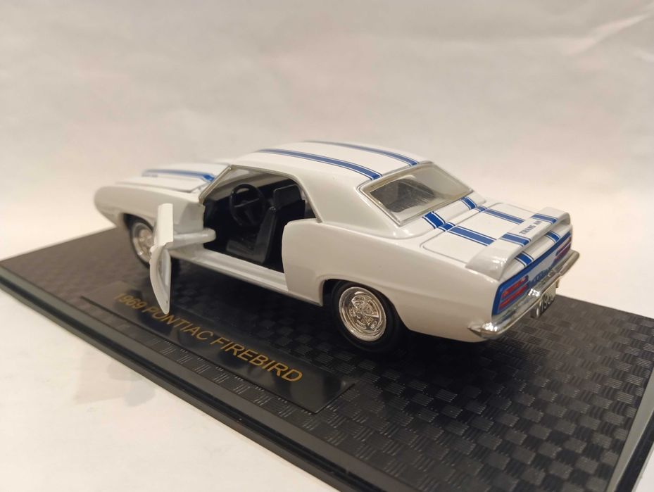 1969 Pontiac Firebird Trans Am - Road Champs 1:43, diecast 1998