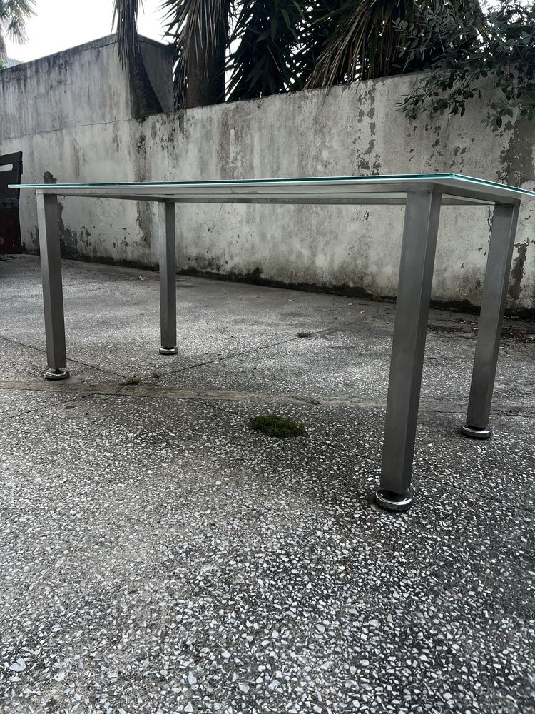 Mesa toda em inox com vidro temperado