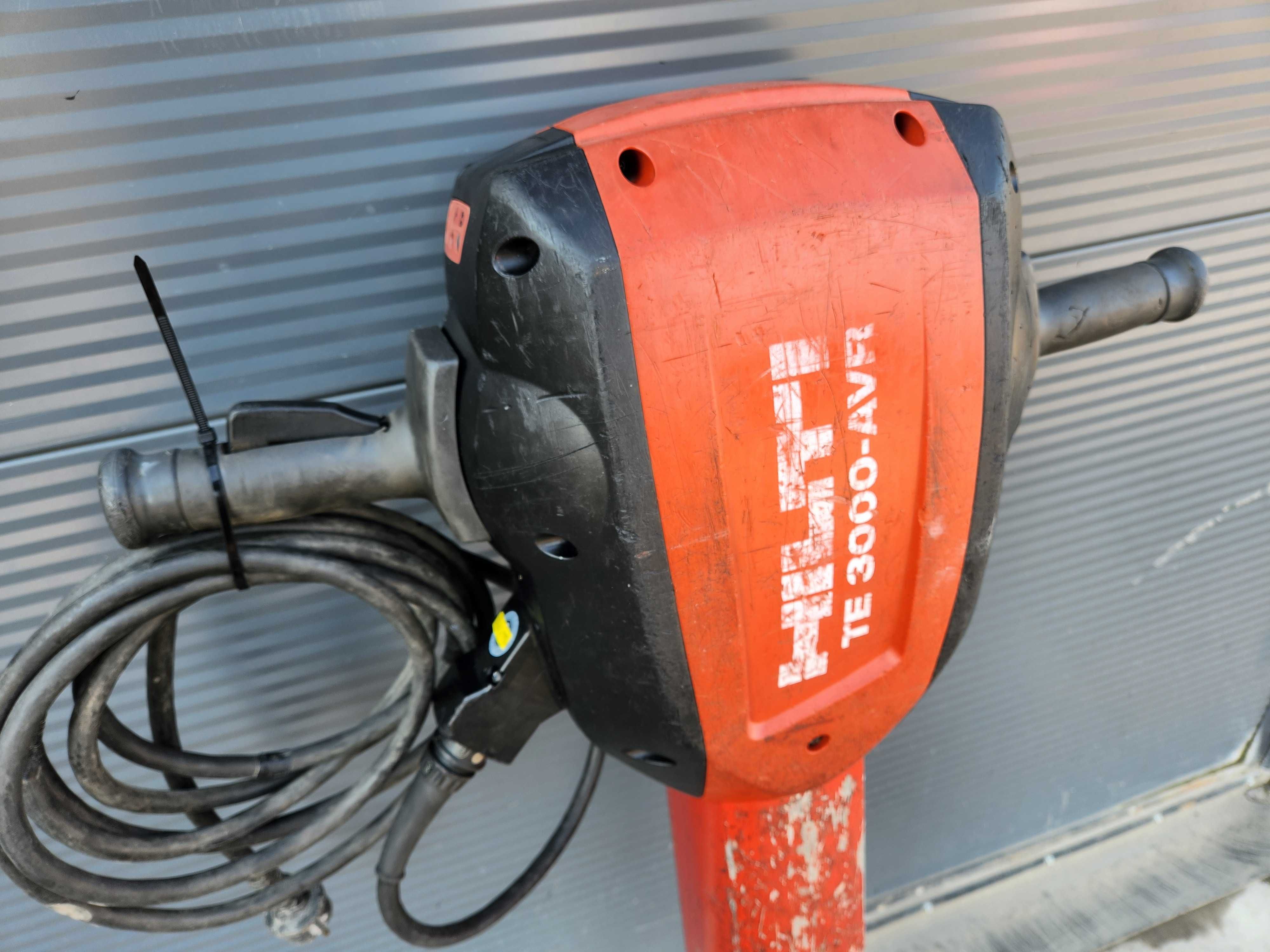 Młot wyburzeniowy HILTI TE 3000 -AVR
