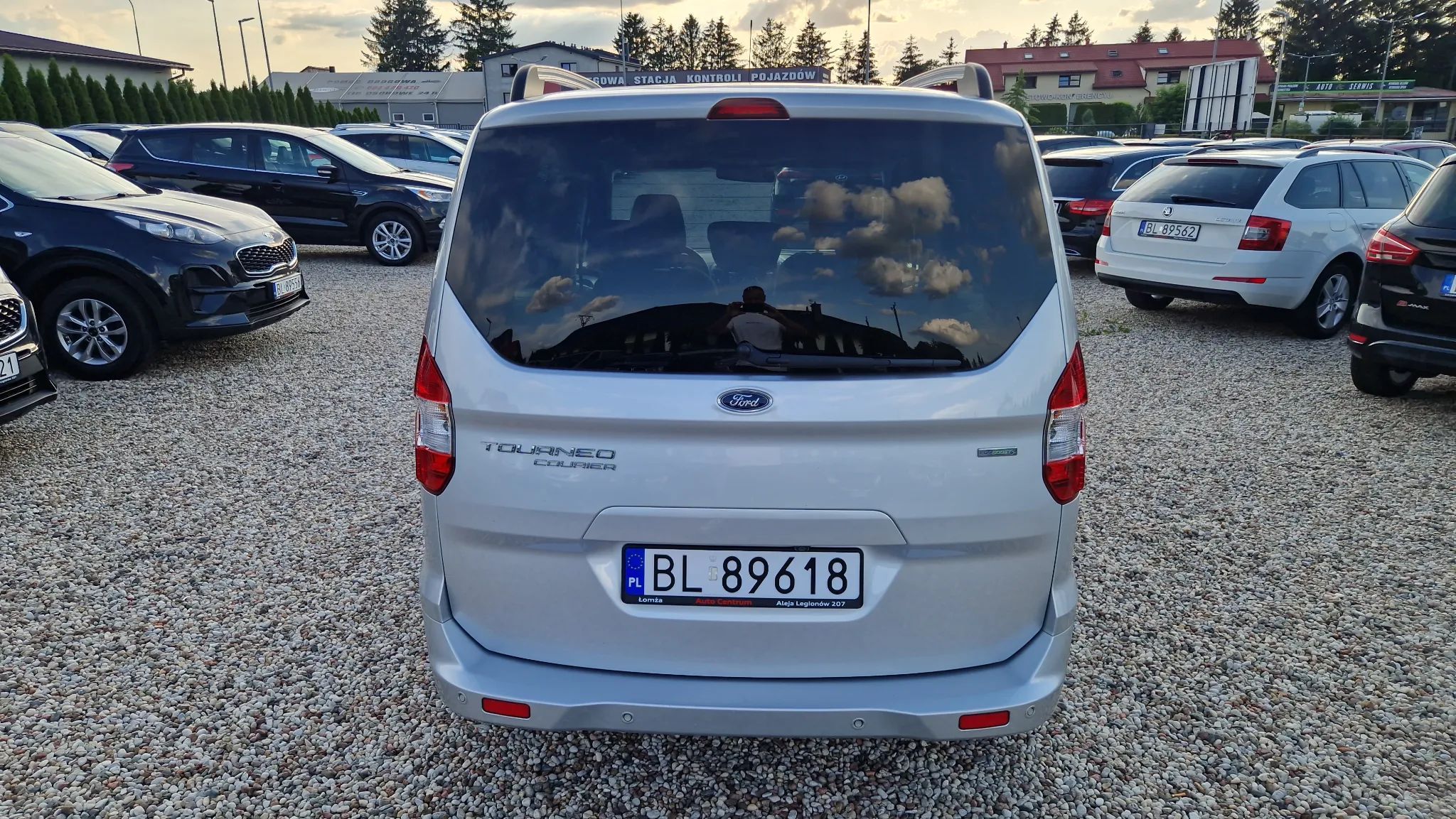 Ford Tourneo Courier 1.0 Turbo Titanium Klimatronik Nawigacja Kamera Jak Nowy