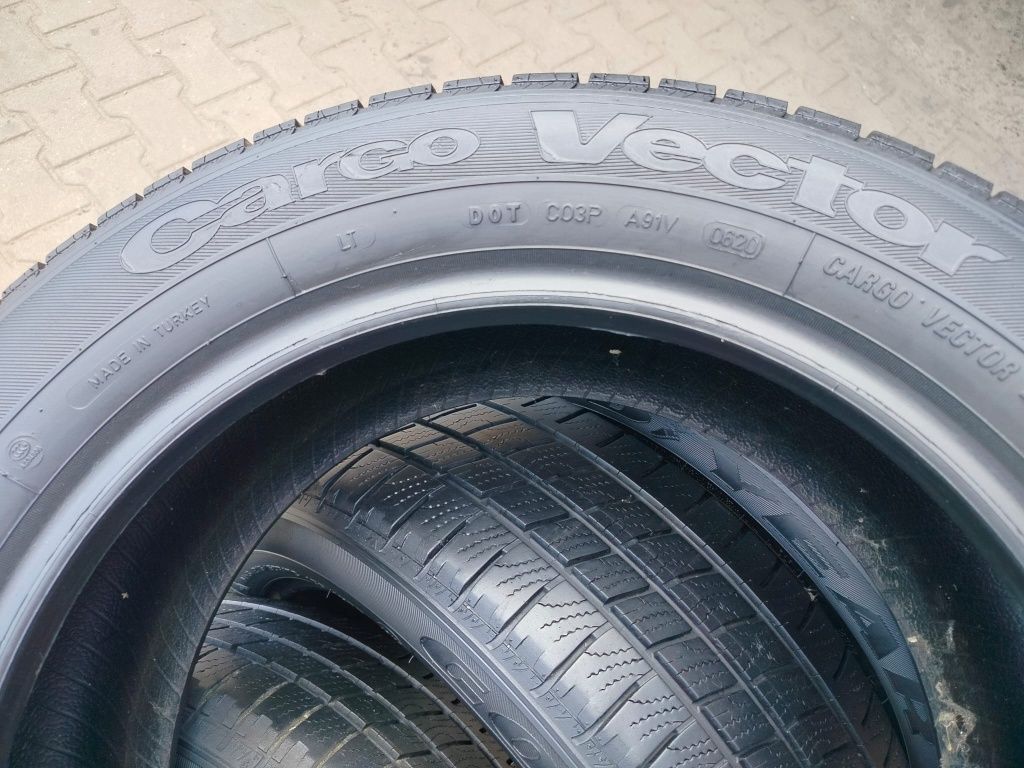 Opony Całoroczne 215/60R17C Goodyear Cargo Vector 215/60/17C