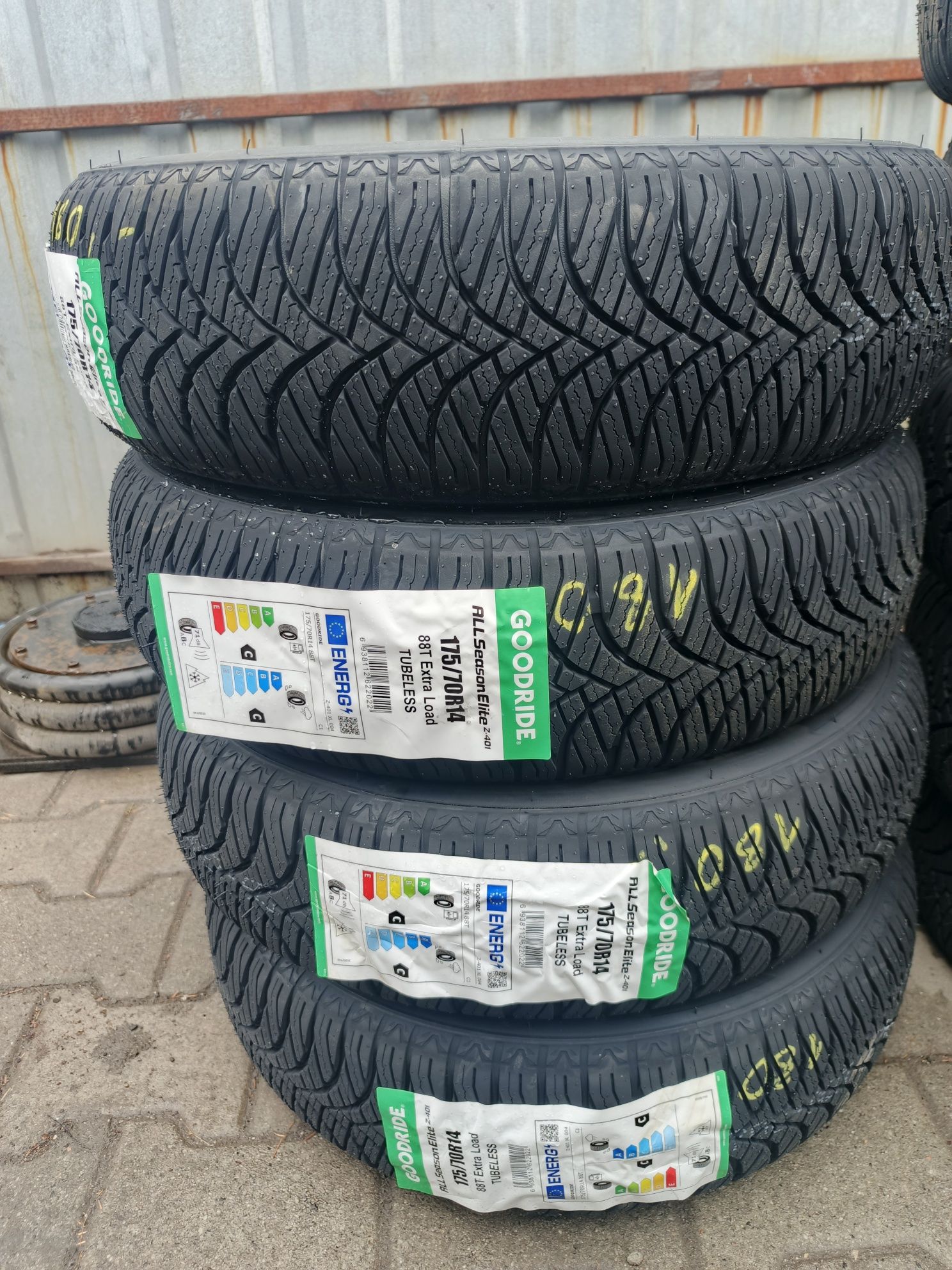 Nowe opony wielosezonowe 175/70/14 Goodride 2025r