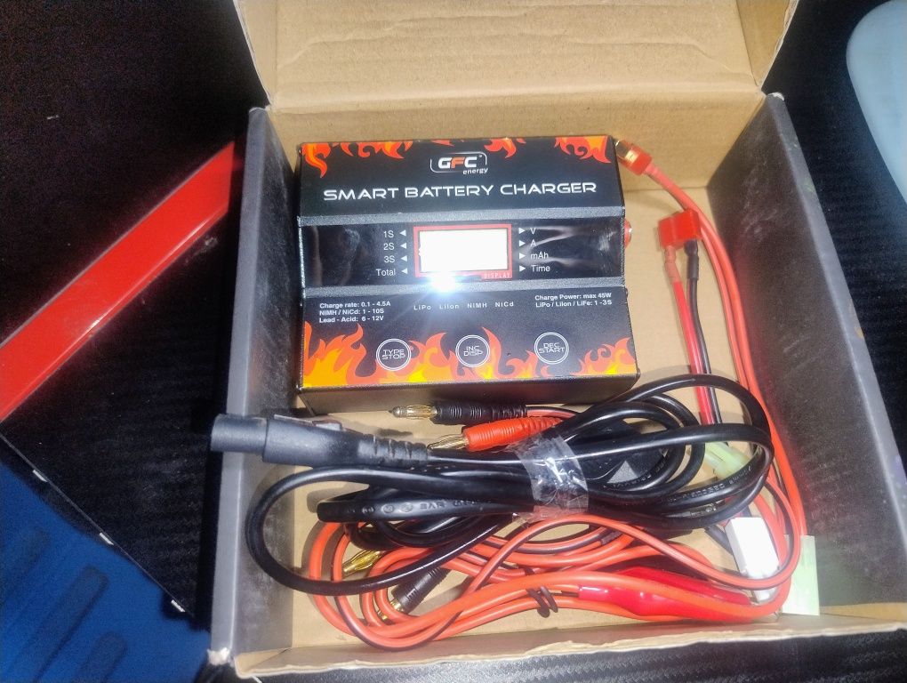 Ładowarka do akumulatorów ASG marki GFC Smart charger