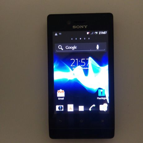 Telemóvel Sony Xperia + 3 capas