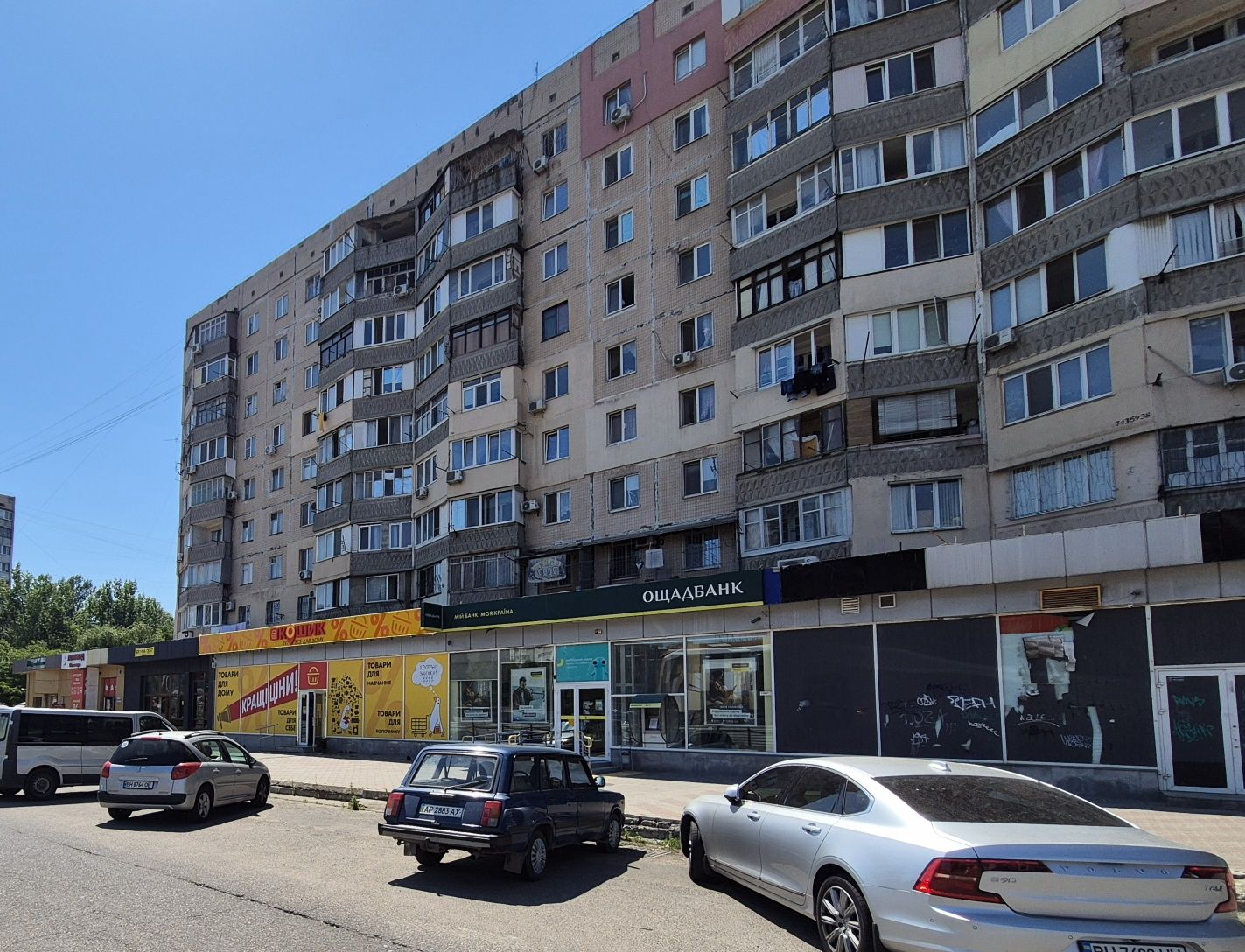 Аренда магазина на пересечении Бочарова и Палия