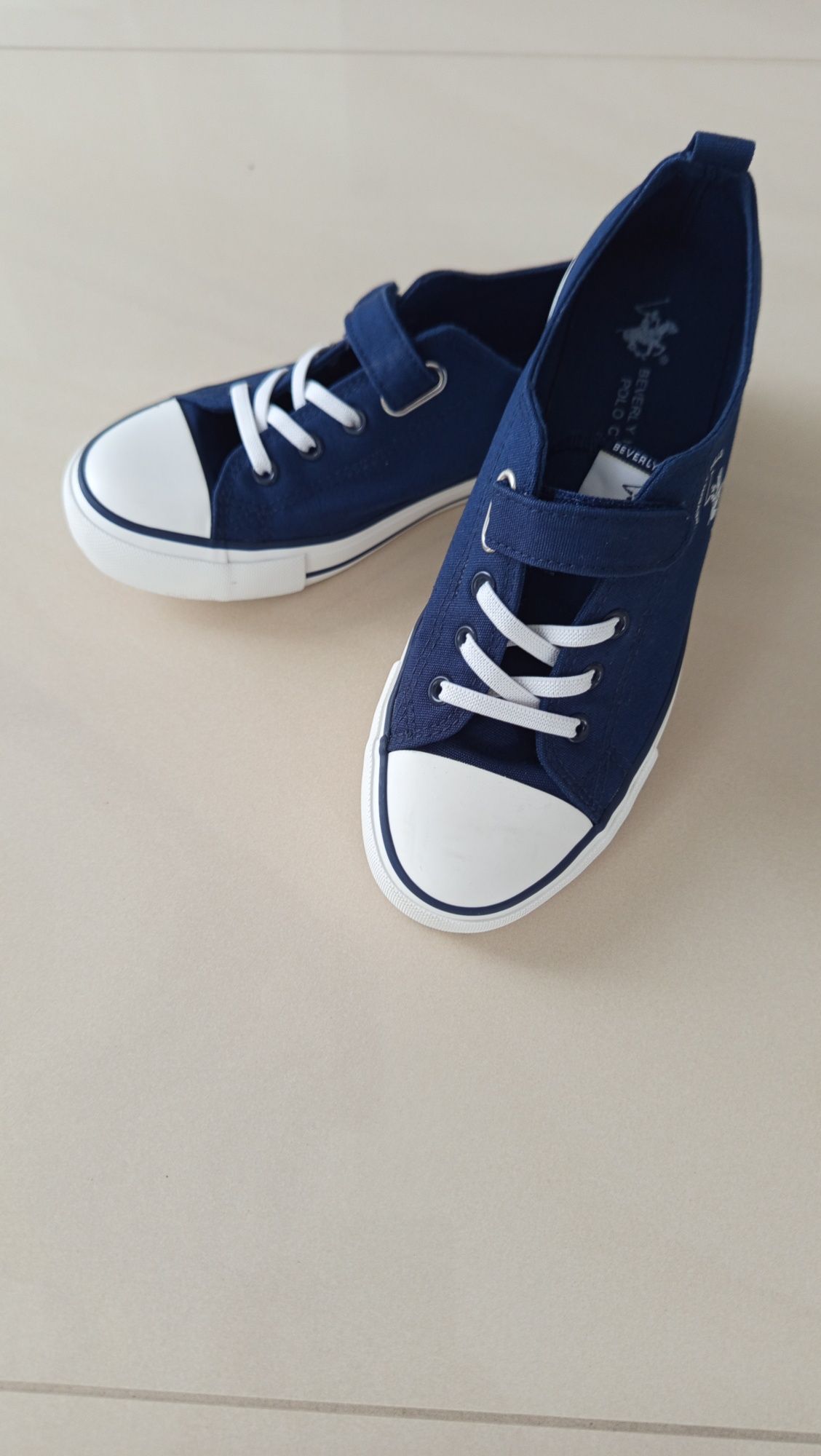 Buty chłopięce rozmiar 36 długość wkładki około 23