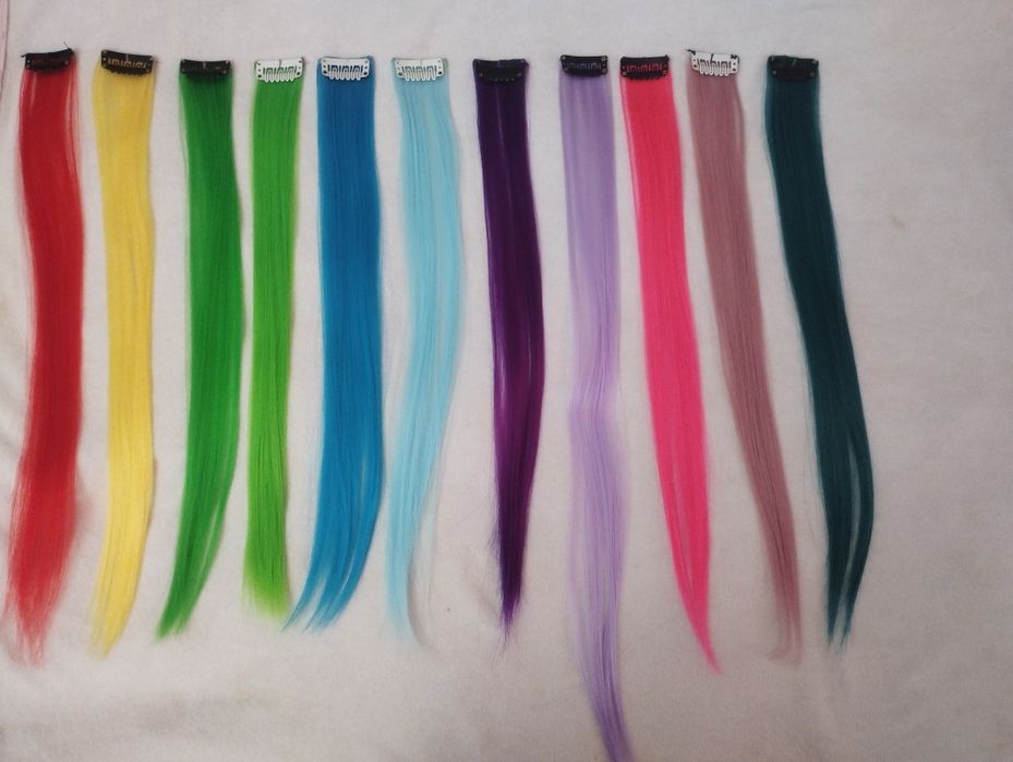 Кольорові пасма на волосся