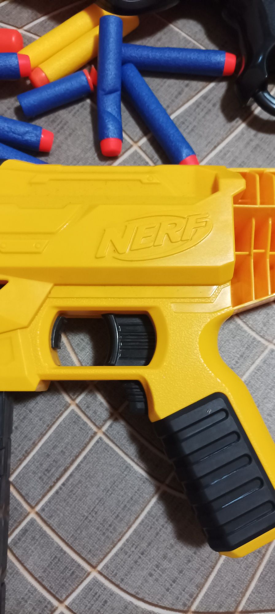 Продам Nerf на батарейках