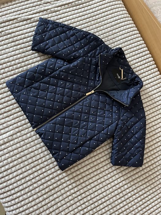 Жіночі напівкуртки Odjii 36. В стані нових.