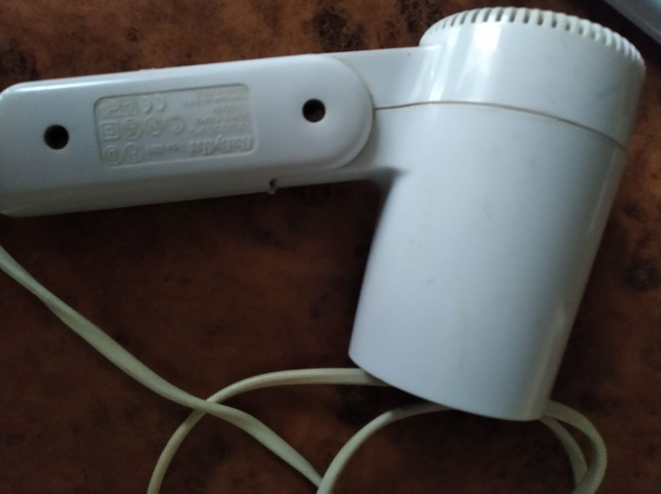 Фен для сушки та укладки волосся