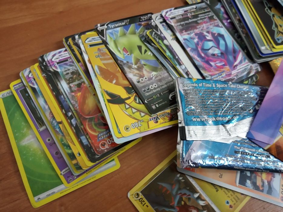 Karty Pokemon bardzo duża kolekcja prezent na dzień dziecka