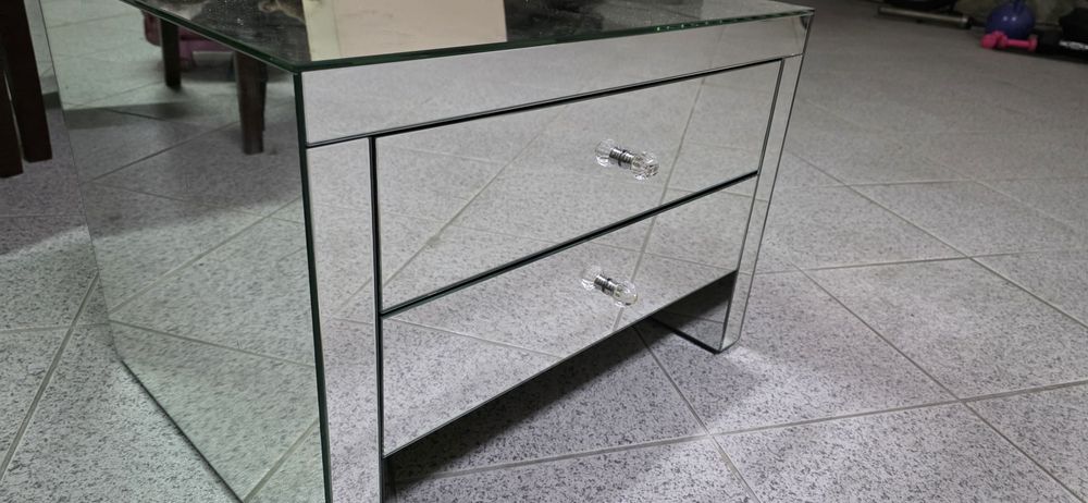 Mesinha de cabeceira