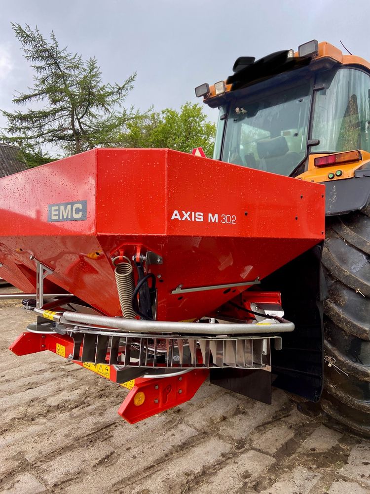 Sprzedam rozsiewacz nawozu Kuhn Rauch Axis 30.2 EMC – stan jak nowy