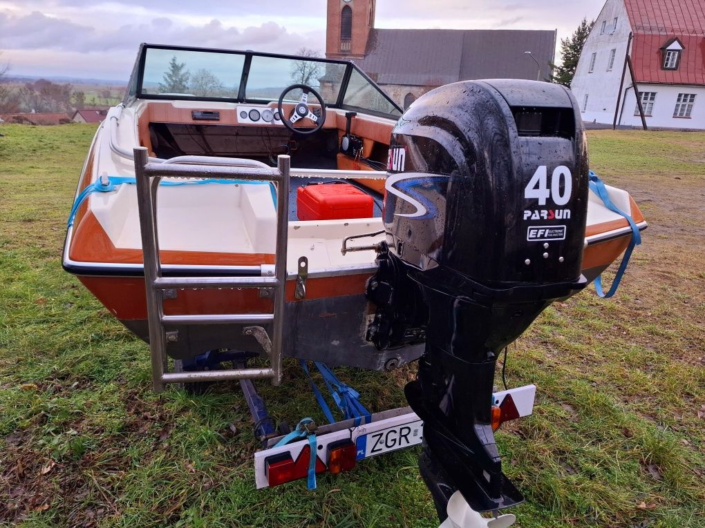 Motorówka Glastron ss v 144, Parsun 40
