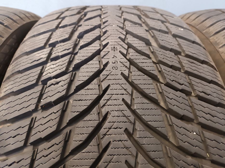 Nokian 245/45R18 WR Snowproof