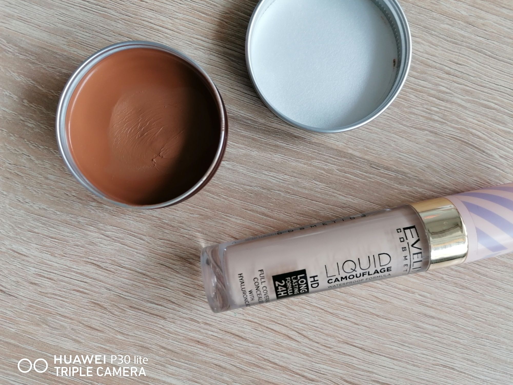 Eveline bronzer Choco Glamour i korektor Liquid Camuflage