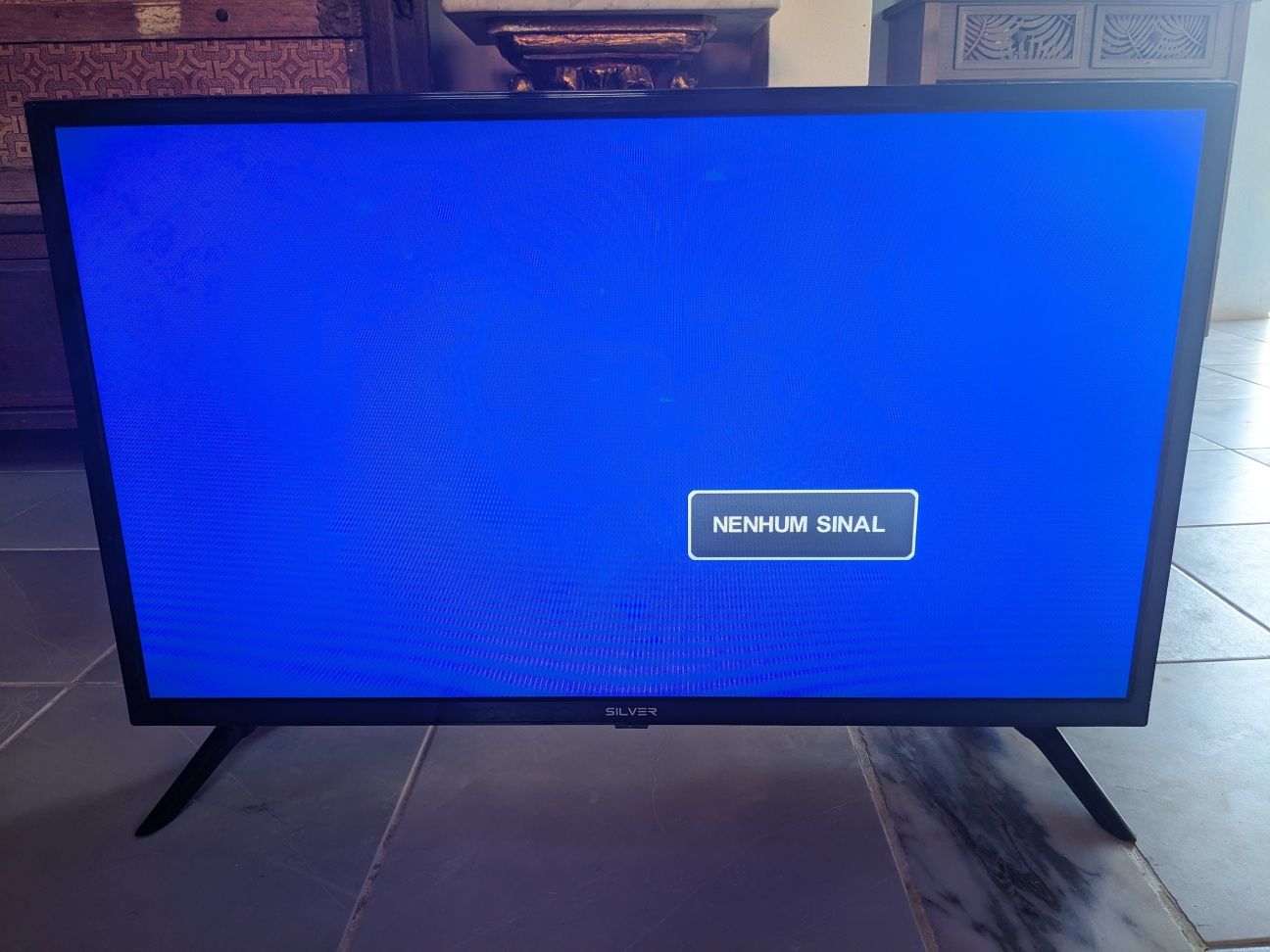 Televisão silver LED HD 32"