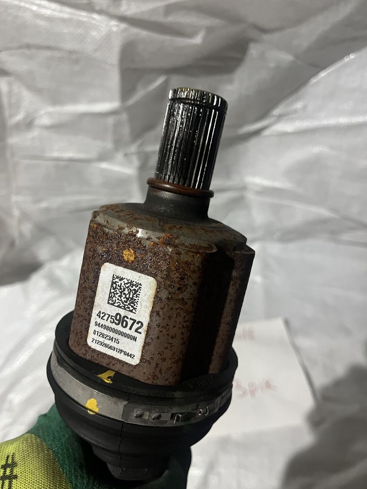 Bolt euv 22 рік піввісь права 42759672