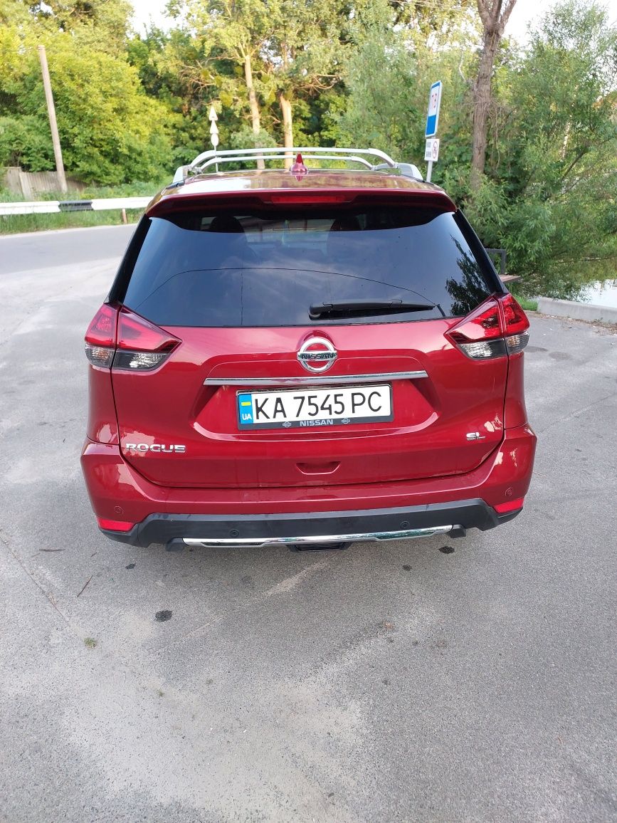 Nissan Rogue  2019 року