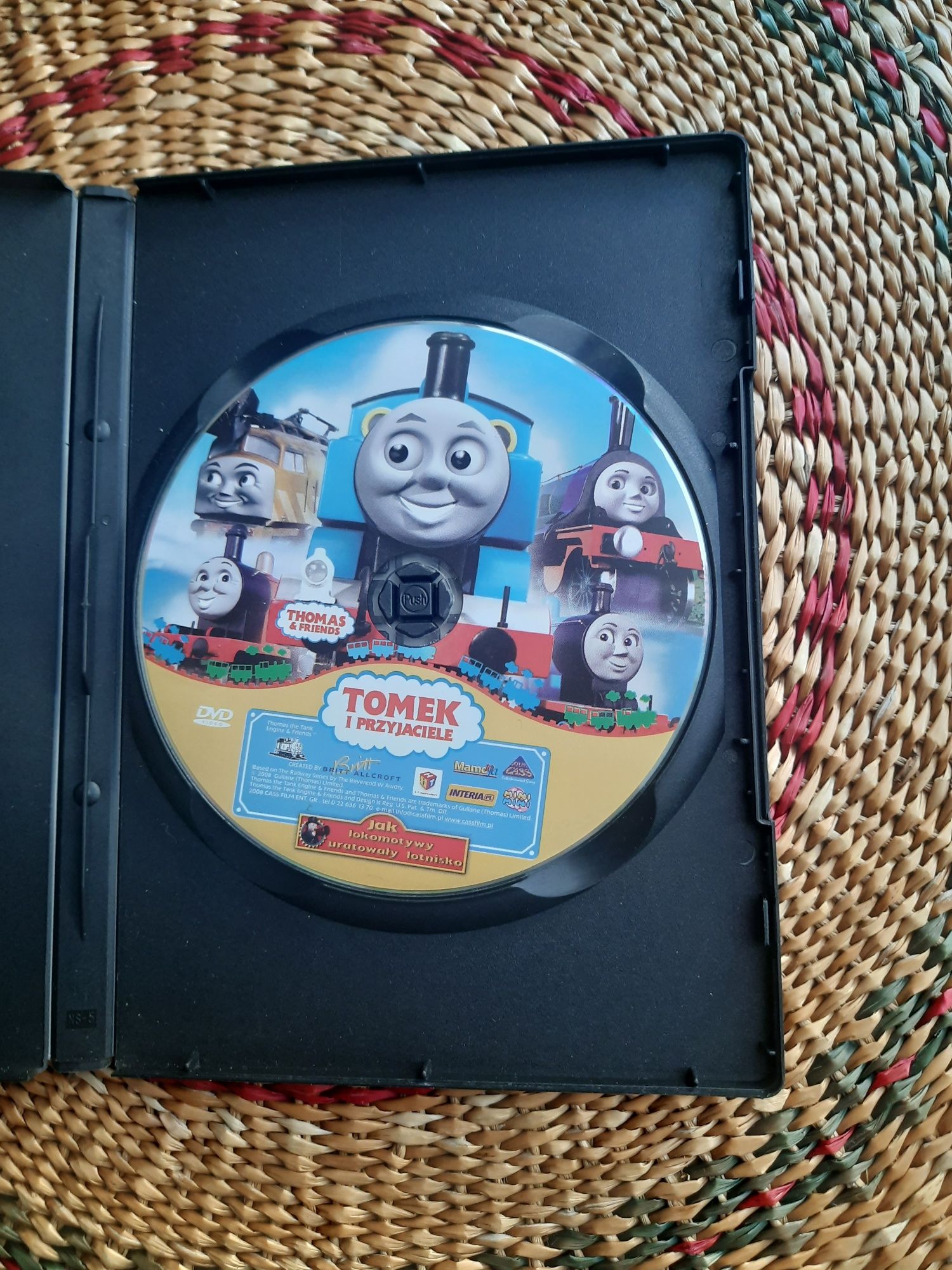 DVD z bajką Tomek i przyjaciele.  Jak lokomotywy uratowali lotnisko