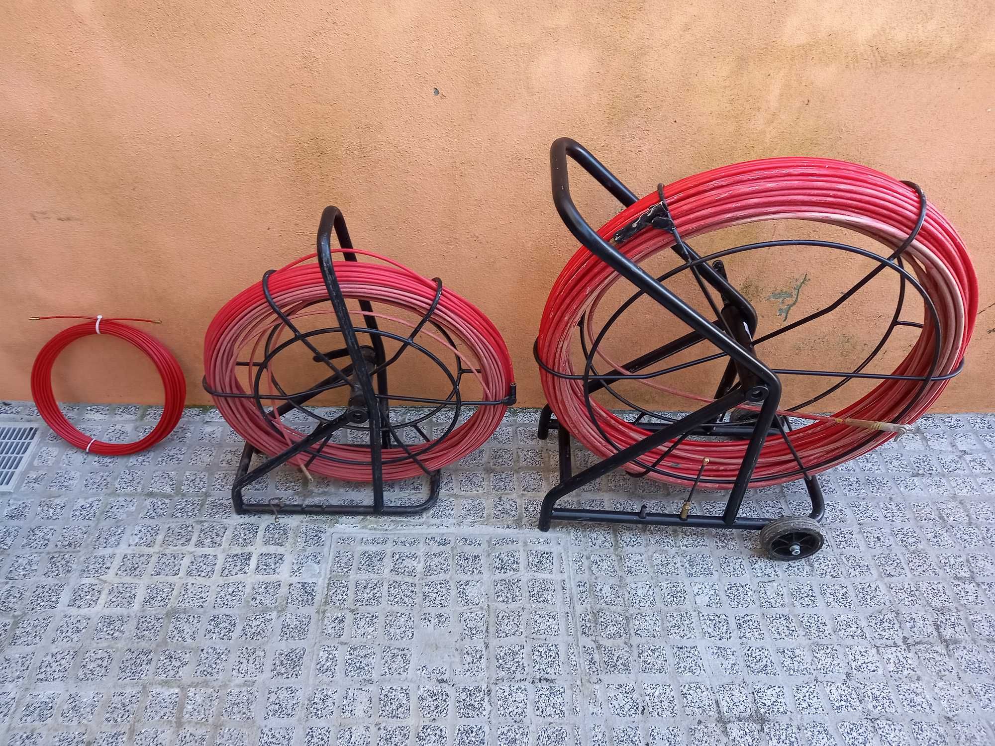 Guia reboque para cabos elétricos