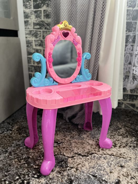 Дитяче трюмо з підсвіткою