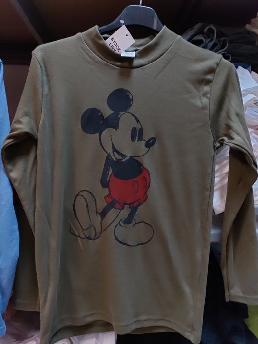 Sweates criança cardadas 3 euros.           Só para REVENDA