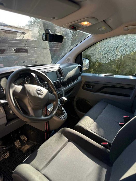 Opel Vivaro 2.0 diesel Long 9 osobowy  polski salon ,bezwypadkowy