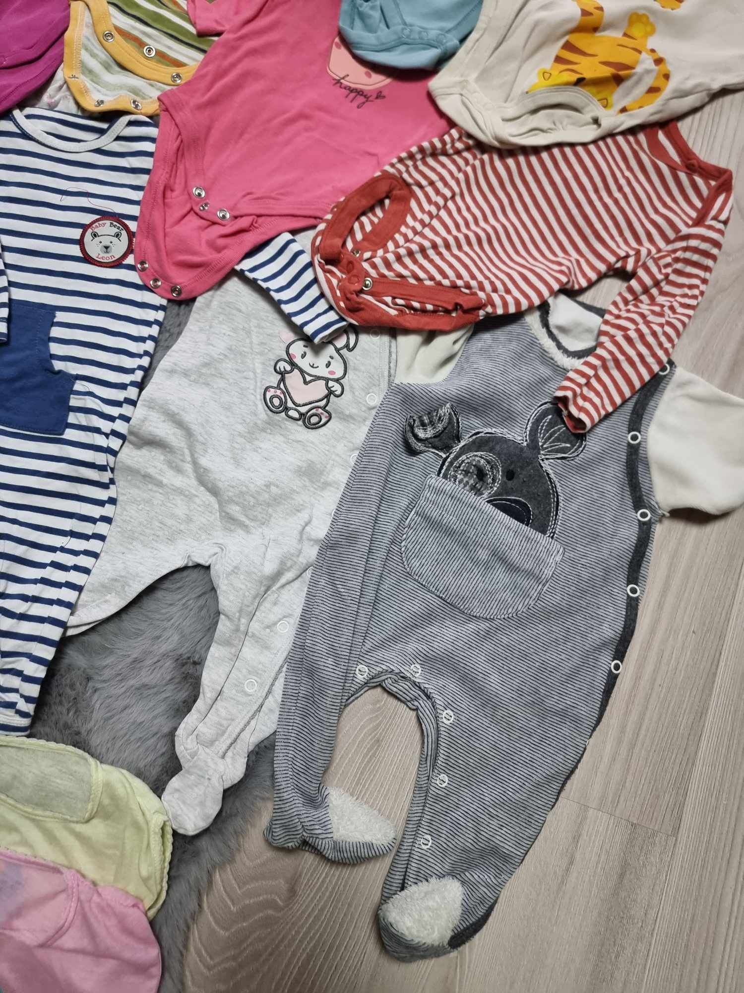 Paka dla dziewczynki.Bod pajacyki piżamki zestaw