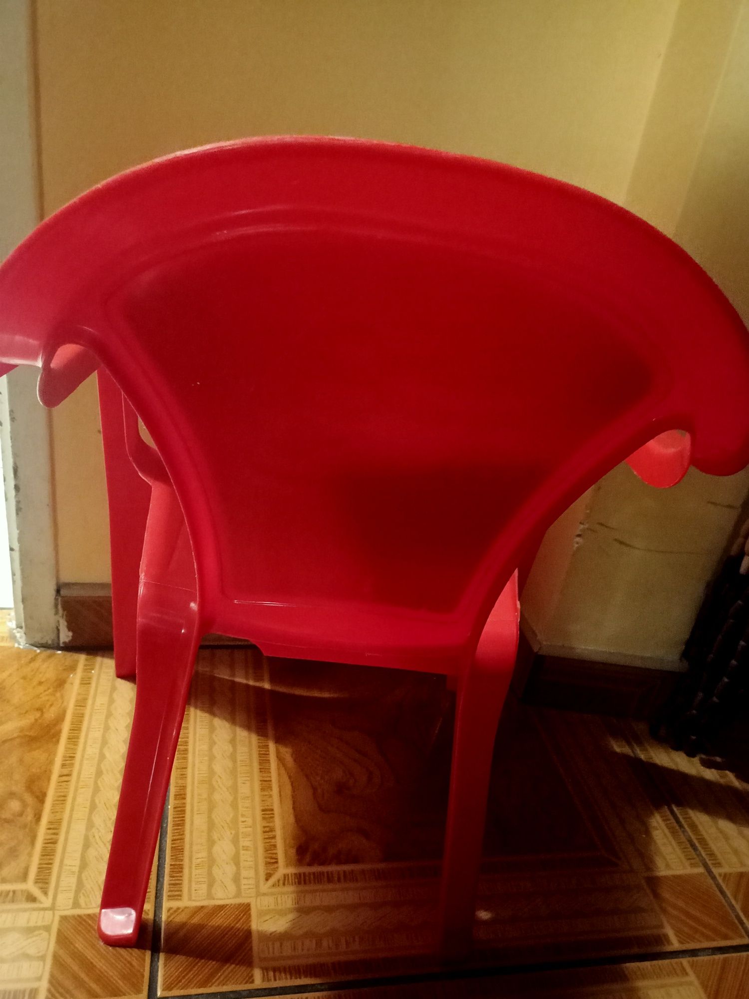 Krzesełko dzieciece plastikowe