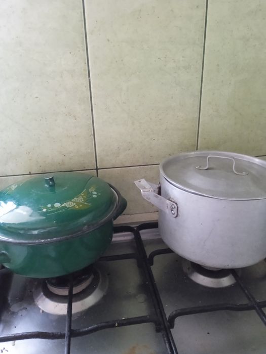 кастрюли,сотейники,утятники