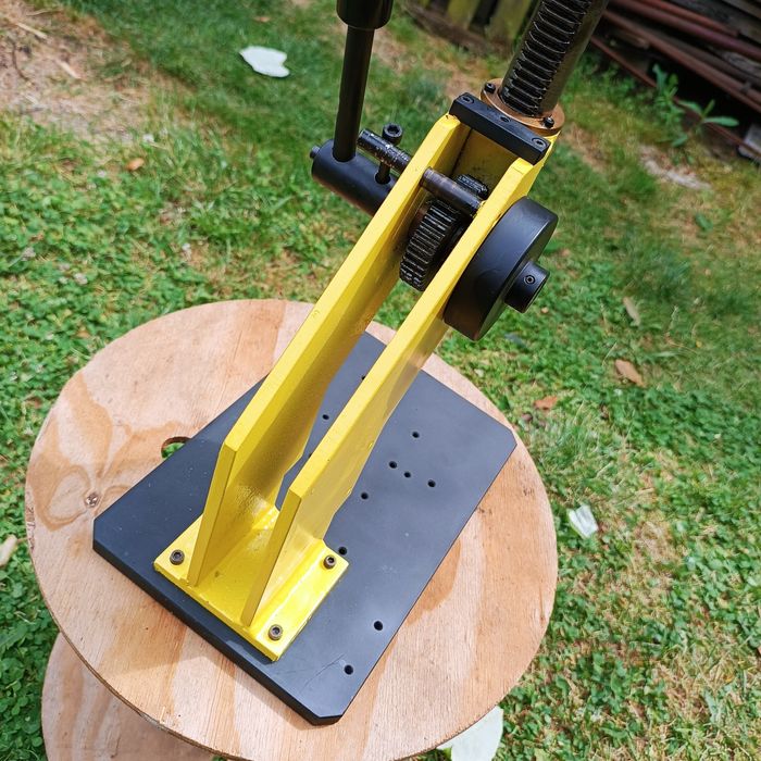 Prasa montażowa warsztatowa do garażu precyzyjna