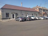 Магазин у центрі Олександрівського р-ну. Є орендарі