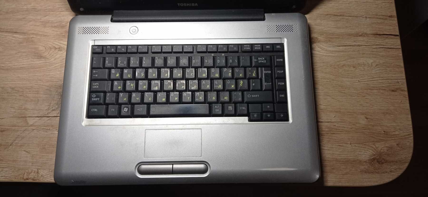 TOSHIBA Satellite L450D-10z