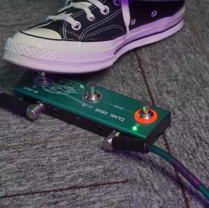 Блютуз гітарний та басовий процесор ефектів на аккумуляторі Tank mini