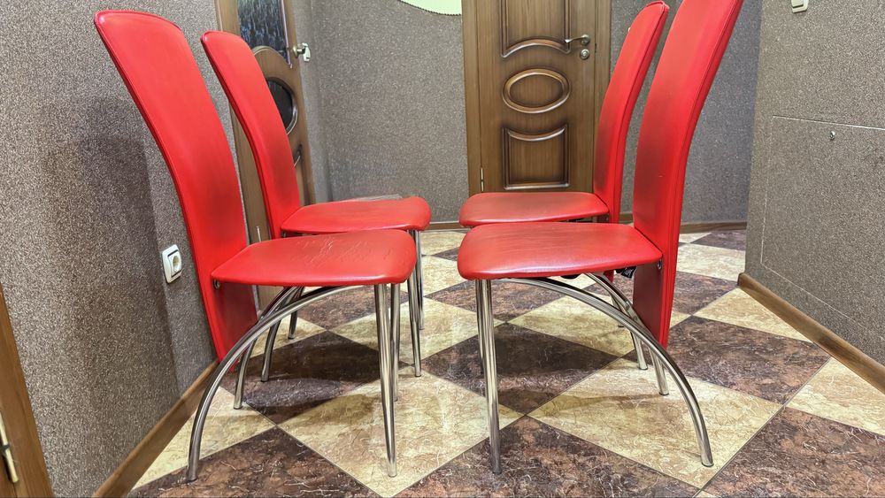 Стільці на кухню