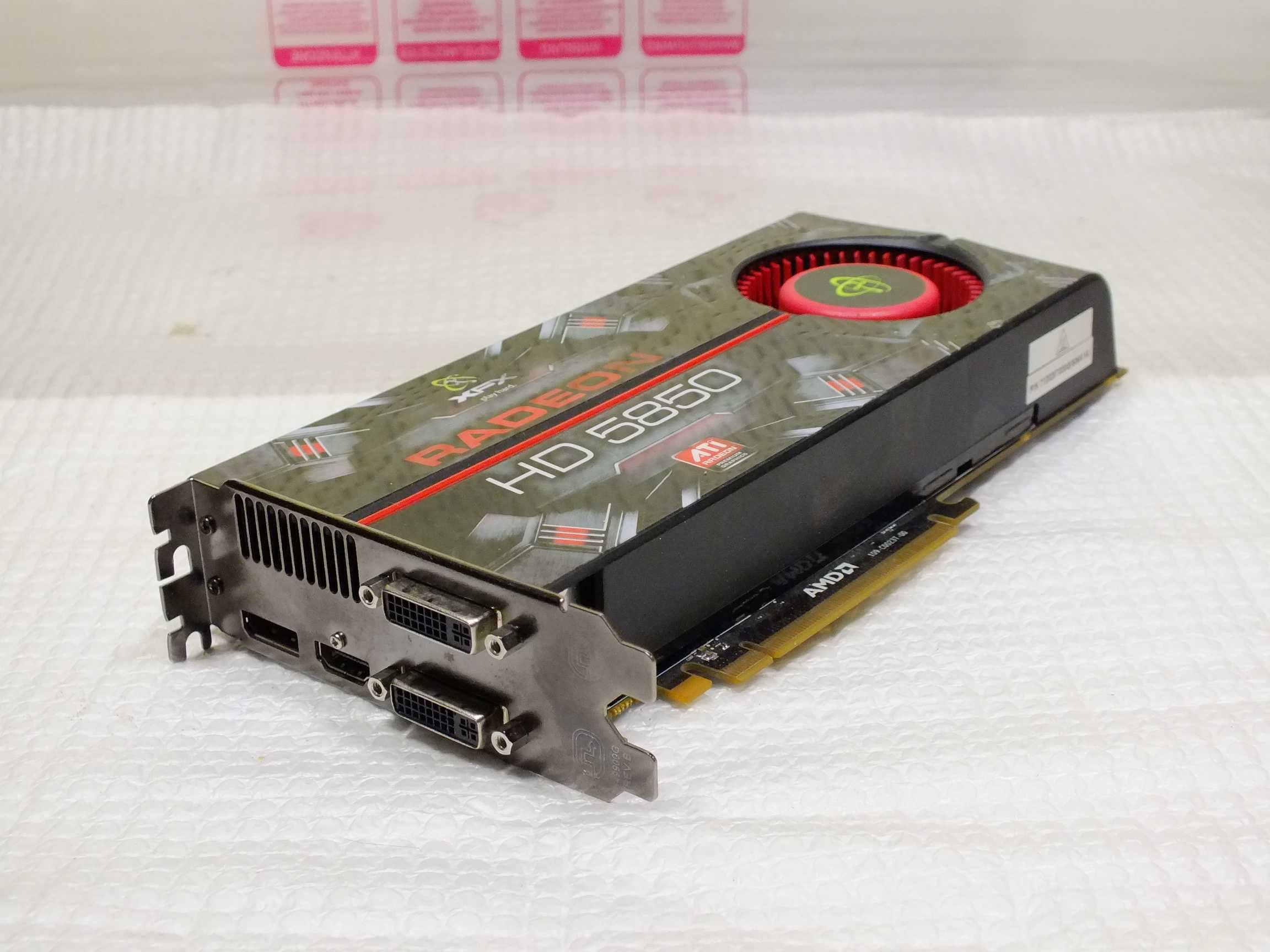 XFX Radeon HD 5850  1Gb DDR5  256Bit   DVI + HDMI + Display  Port