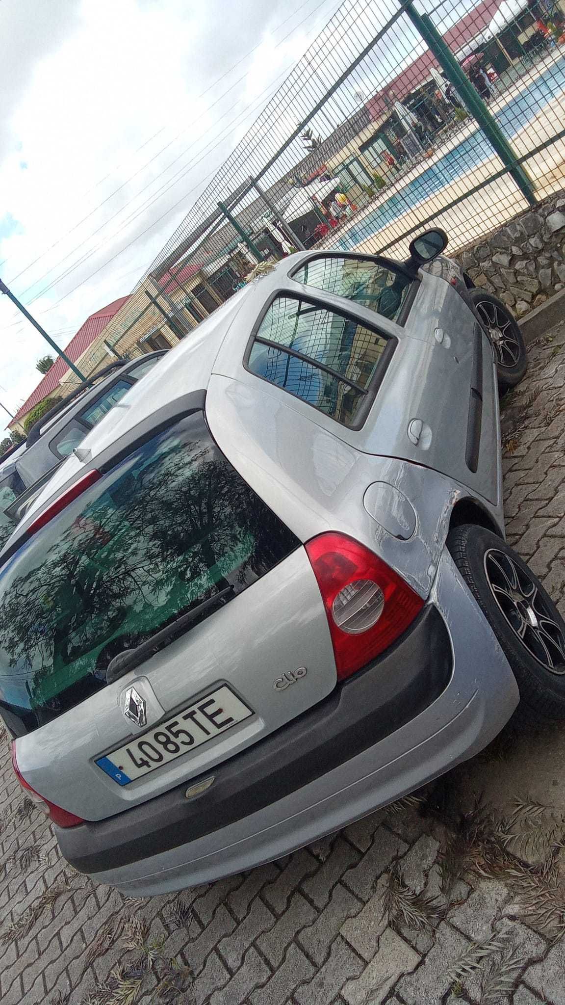 Renault Clio carro muito bom