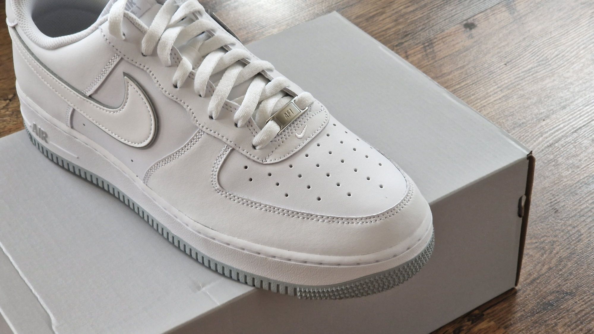 Nike Air Force1 47,5 białe z szarą podeszwą