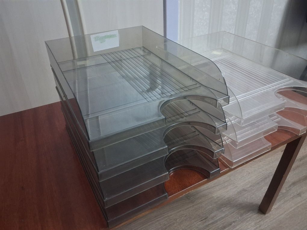 Лотки (органайзери), для документів А4, школярам та студентам.