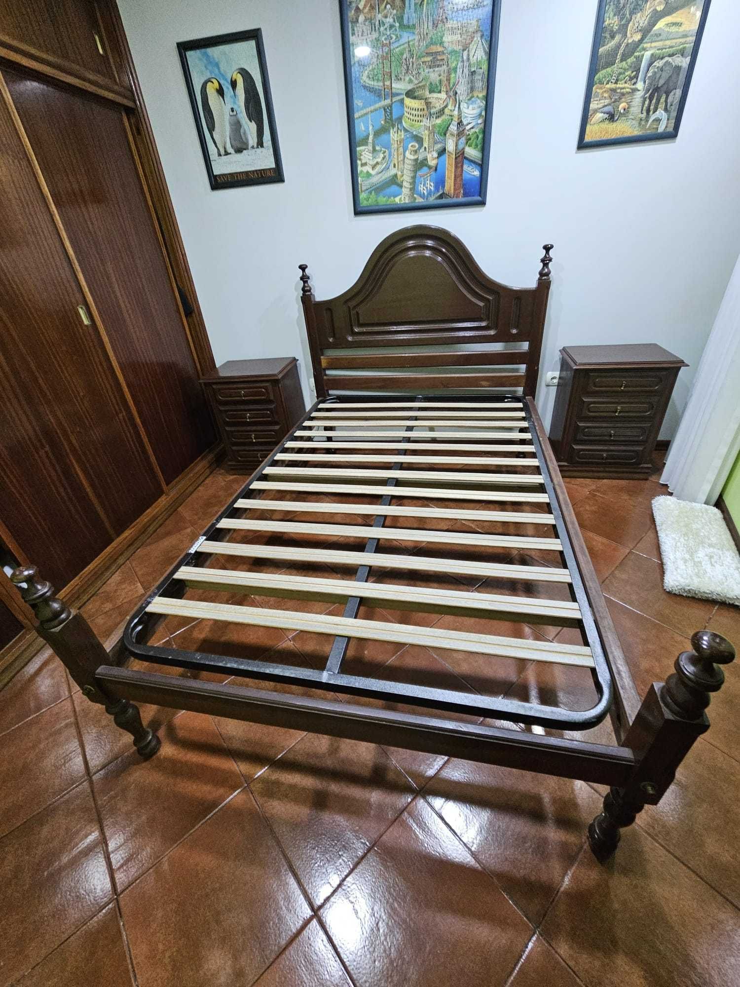 Cama e cabeceiras muito econômico