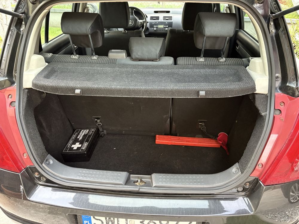 Suzuki Swift 2005r do sprzedania. Silnik 1.5 w benzynie z gazem.
