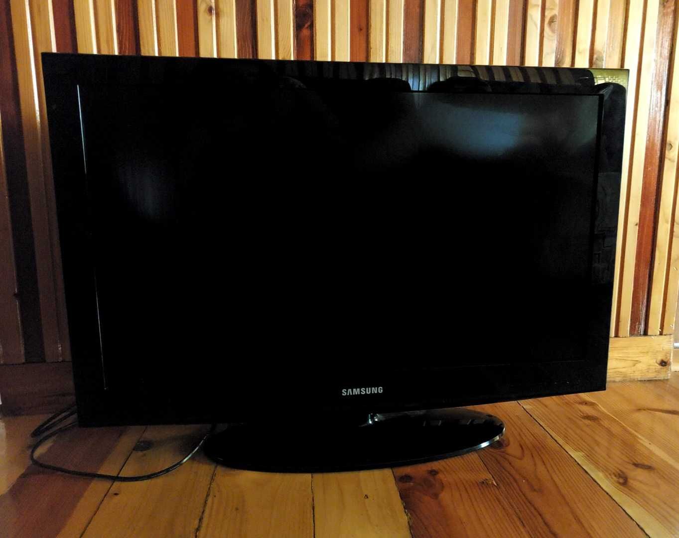 Telewizor Samsung 32 cale model LE32D400E1W